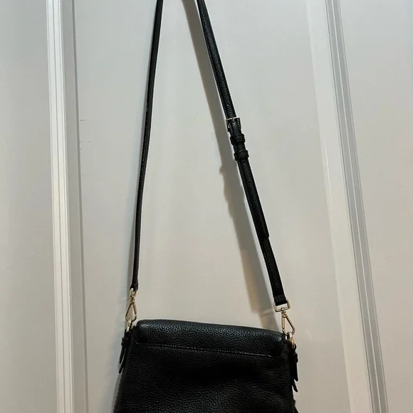 Kate Spade Black Leather Crossbody Zip Top Black Bag Pockets 9”X 6” X2” 44”strap - Picture 3 of 6